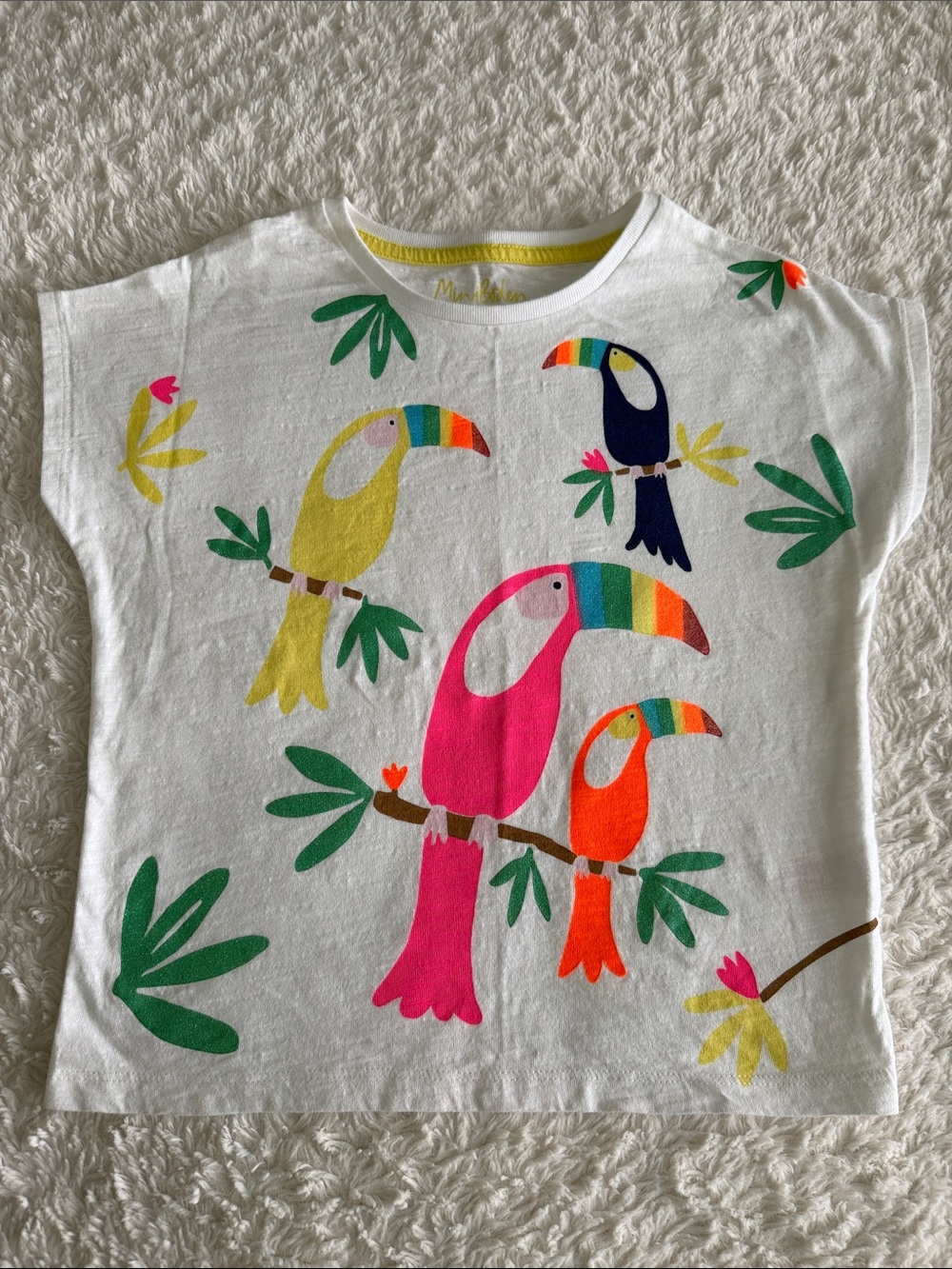 Mini Boden girls size 6-7 white toucan shimmer print knit shirt